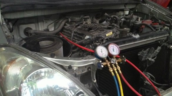 Bơm Ga Máy Lạnh Xe Hơi Là Gì?